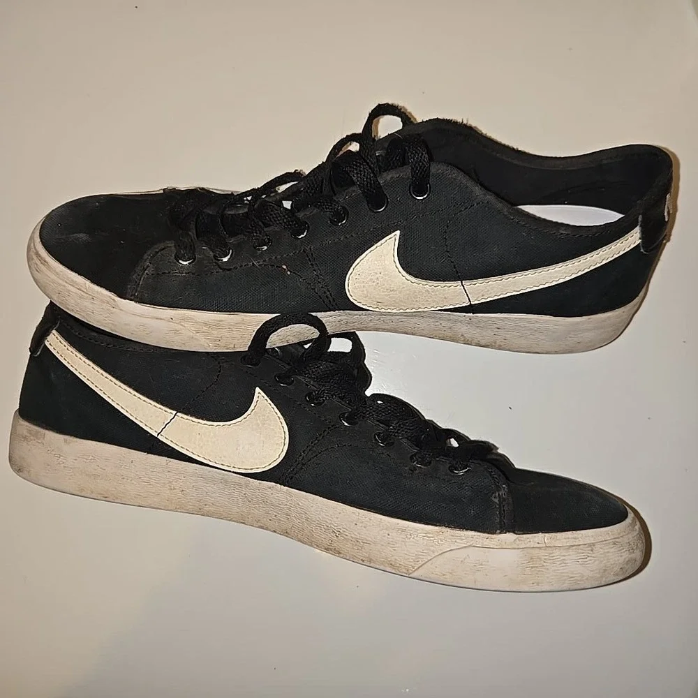 Nike SB Blazer Court 9.5 Skate Shoes US Sz 9.5 CV1658 Black White Canvas Low Top